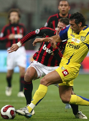 关于米兰体育:西甲的历史变迁：从黄金时代到现状的信息