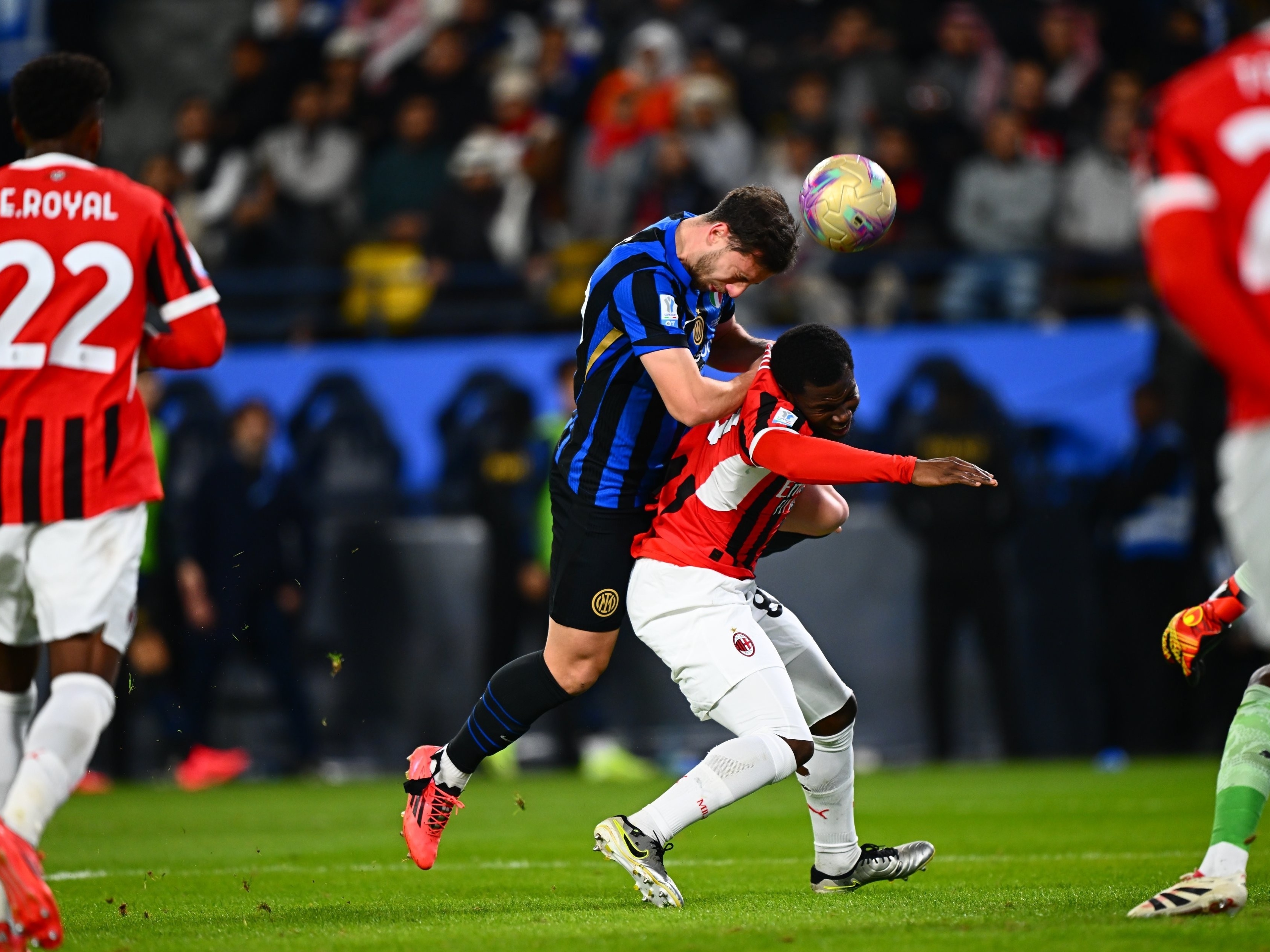 包含米兰体育:从线上到线下：电竞赛事的多样化体验的词条