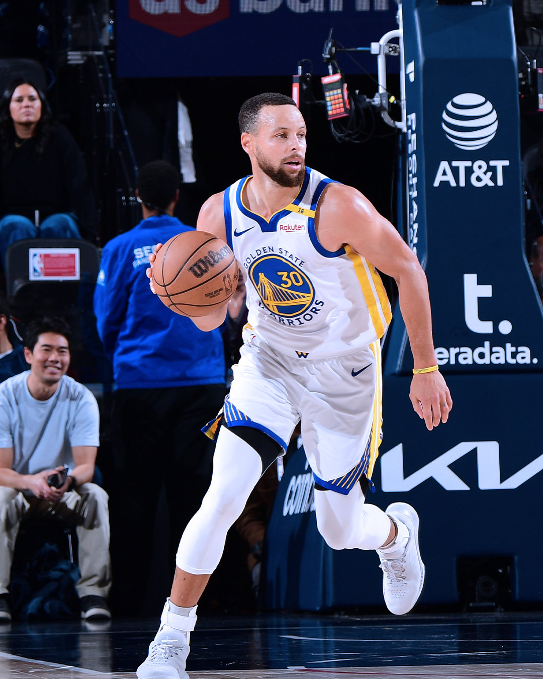 关于米兰体育:勇士队库里的三分球:如何保持精准度,应对对手的防守?的信息 关于米兰体育:勇士队库里的三分球:如何保持精准度,应对对手的防守?的信息