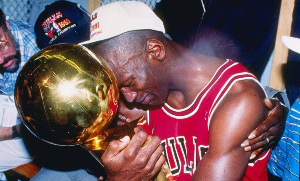 米兰体育:乔丹纪录片热播:重温篮球之神的光辉岁月的简单介绍 米兰体育:乔丹纪录片热播:重温篮球之神的光辉岁月的简单介绍