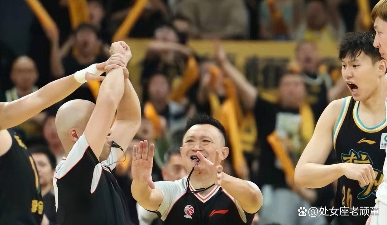 关于米兰体育:篮球裁判:争议判罚,如何提升裁判的公信力?的信息 关于米兰体育:篮球裁判:争议判罚,如何提升裁判的公信力?的信息