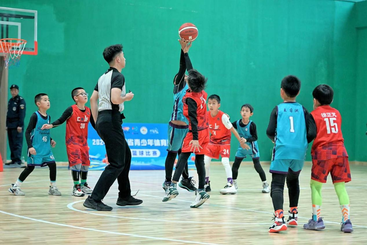 包含米兰体育：青少年篮球培训，培养兴趣爱好强身健体的词条
