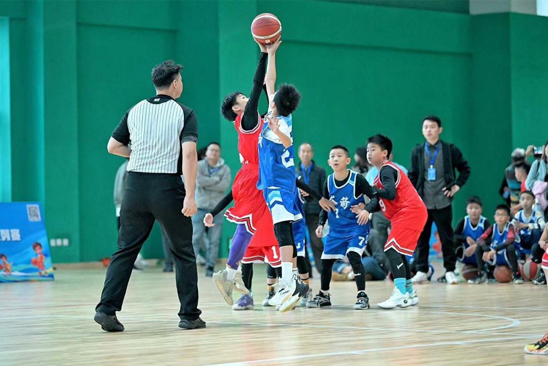 米兰体育:青少年篮球:培养兴趣,提升技能,助力孩子全面发展的简单介绍 米兰体育:青少年篮球:培养兴趣,提升技能,助力孩子全面发展的简单介绍