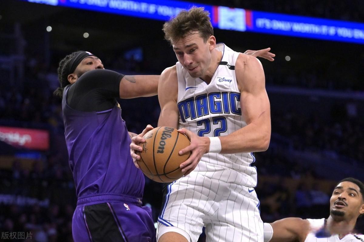 关于米兰体育：凯尔特人队季前赛：奎塔展现内线技巧，争夺轮换位置的信息