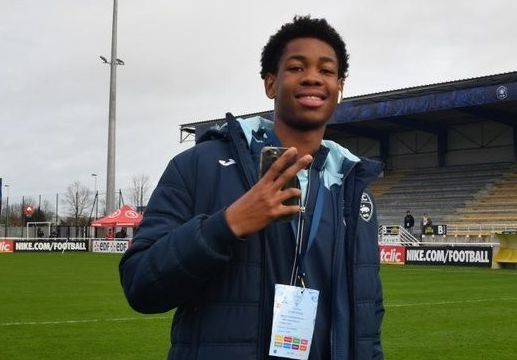 包含米兰体育:《PUBG》新手生存指南，团队协作与个人策略的重要性的词条