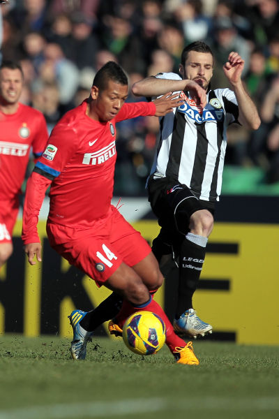 米兰体育:世界短跑赛的巅峰对决，激烈角逐让观众瞩目