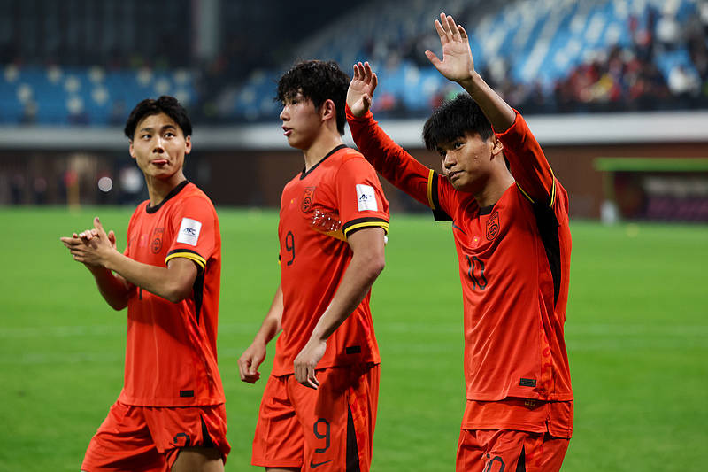 包含米兰体育:中国足球留洋球员：在欧洲联赛获得出场机会，展现中国球员风采的词条