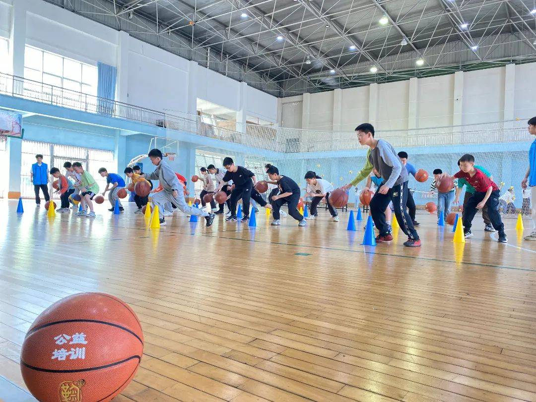 米兰体育:青少年篮球培训规范,保障质量健康成长 米兰体育:青少年篮球培训规范,保障质量健康成长