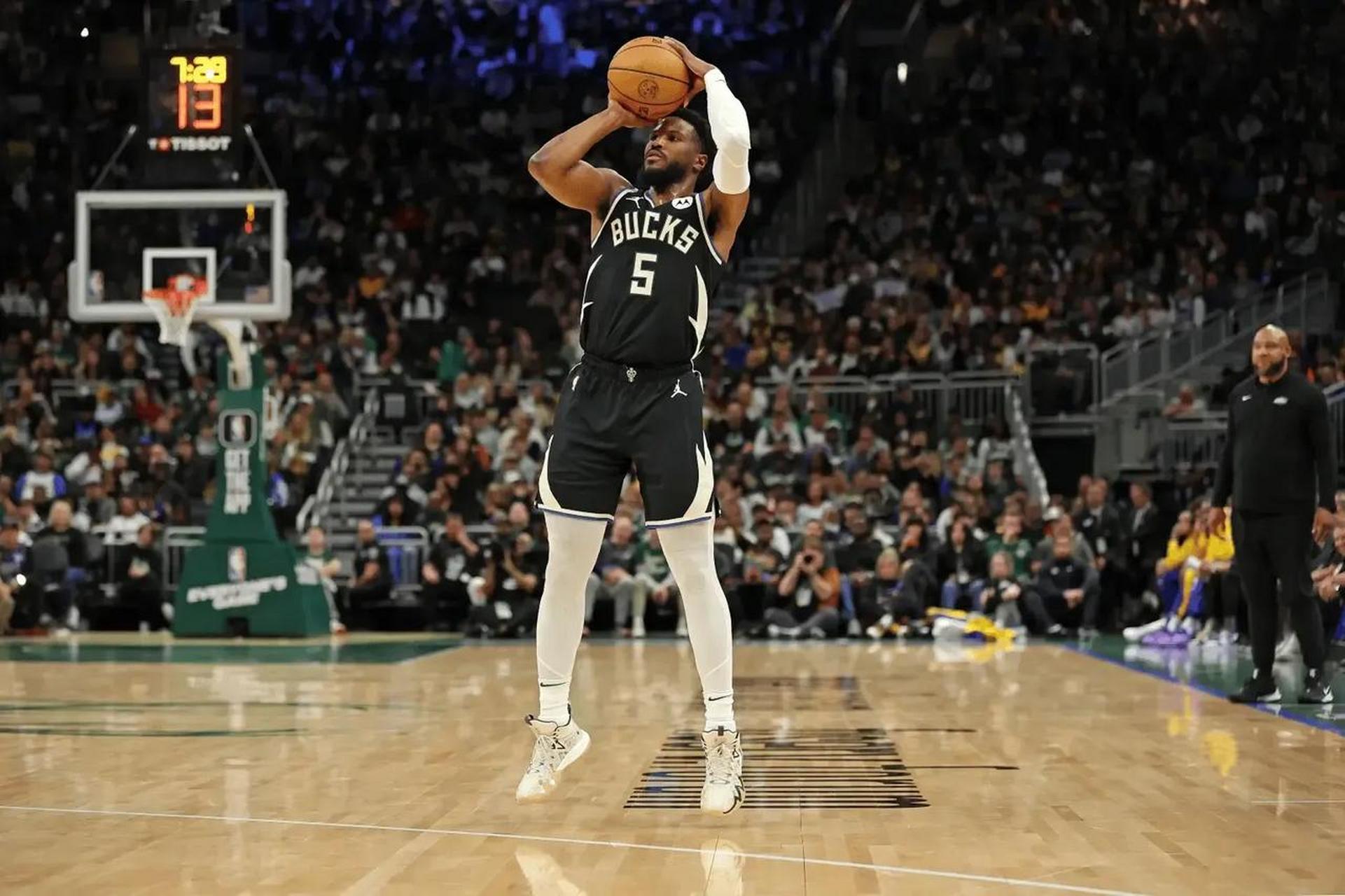 米兰体育：湖人队新赛季：比斯利能否成为稳定的外线火力点，为球队提供更多进攻选择？的简单介绍