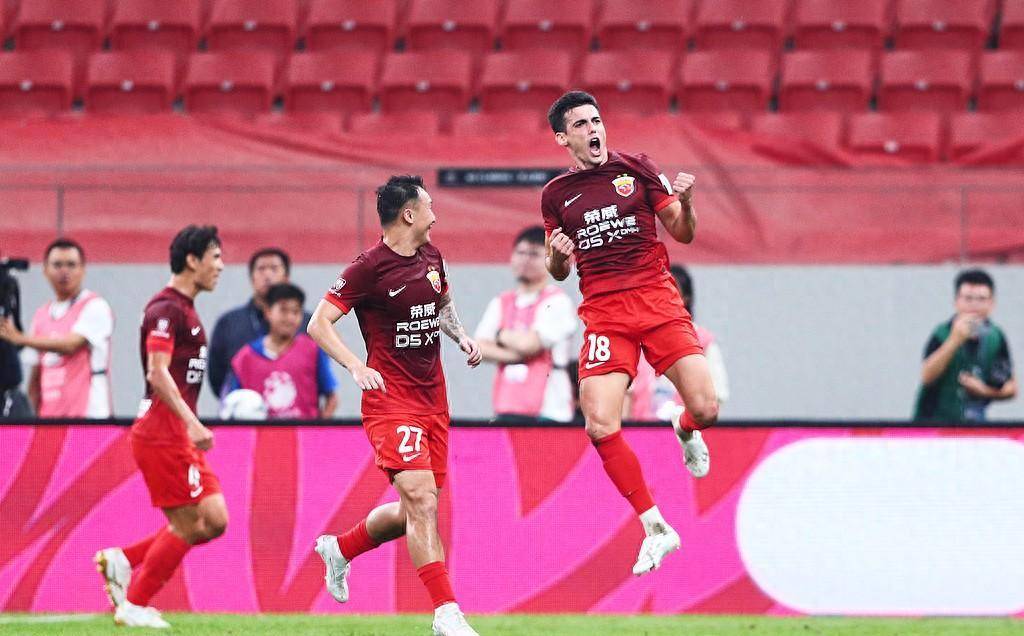 包含米兰体育:足协杯赛事商业开发模式创新：赞助商权益最大化与球迷体验优化的词条