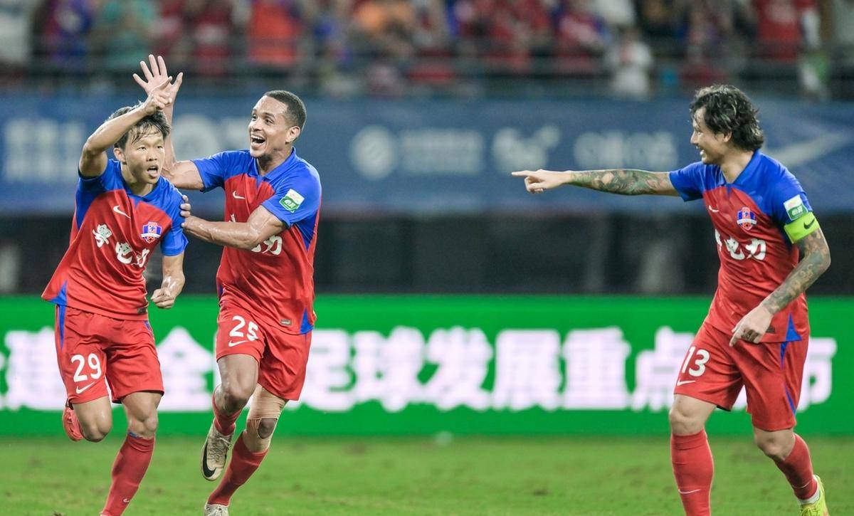 米兰体育：中超新赛季揭幕战，精彩对决引爆全场