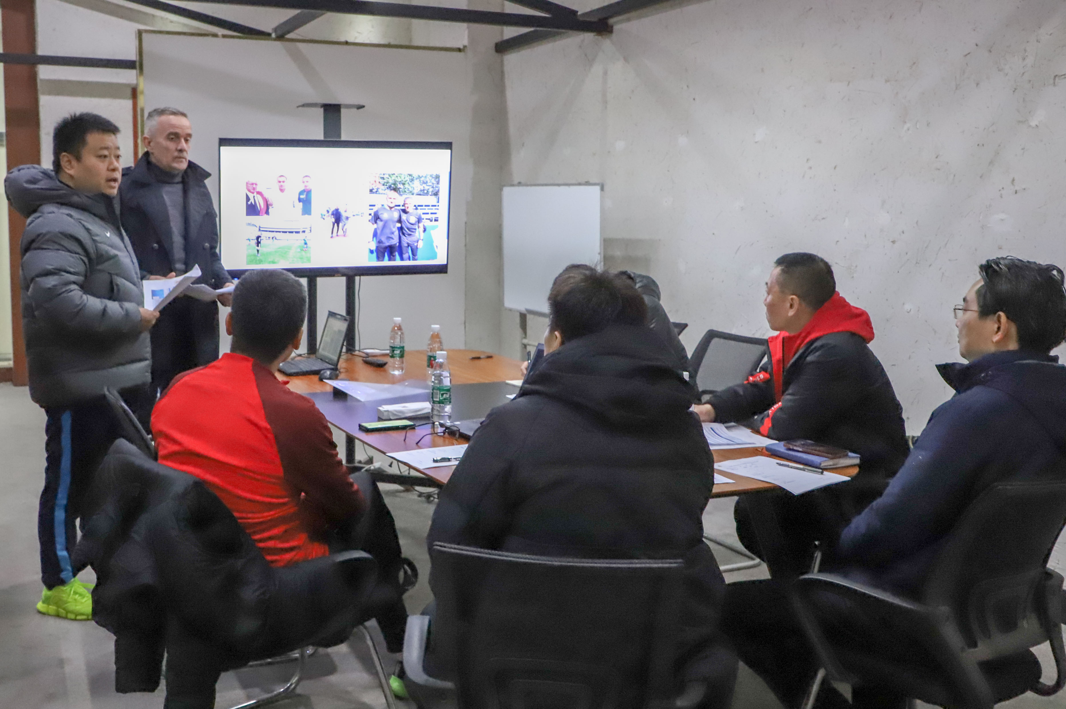 包含米兰体育:中国足球青训教练员胜任力模型构建与评估：基于行为事件访谈法的词条