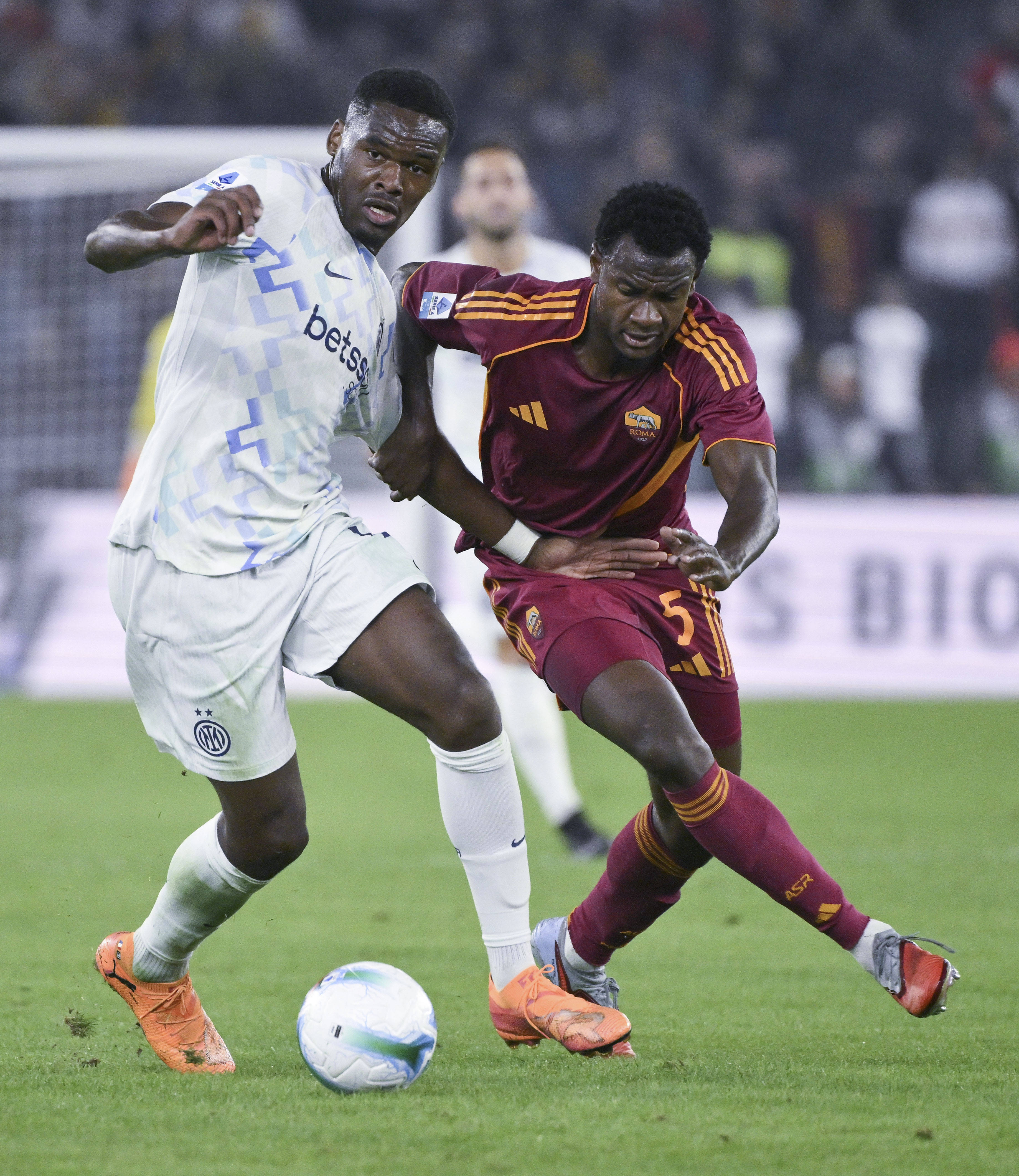 米兰体育:意甲的历史传承：影响深远的球队与球员