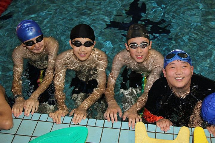 米兰体育:国际游泳比赛的背后故事,优秀教练团队的支持 米兰体育:国际游泳比赛的背后故事,优秀教练团队的支持