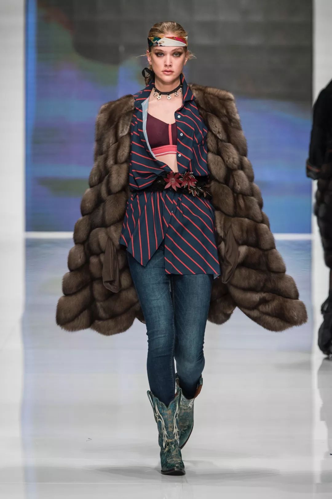 米兰体育：跨越界限：运动员如何在不同竞赛中表现的简单介绍