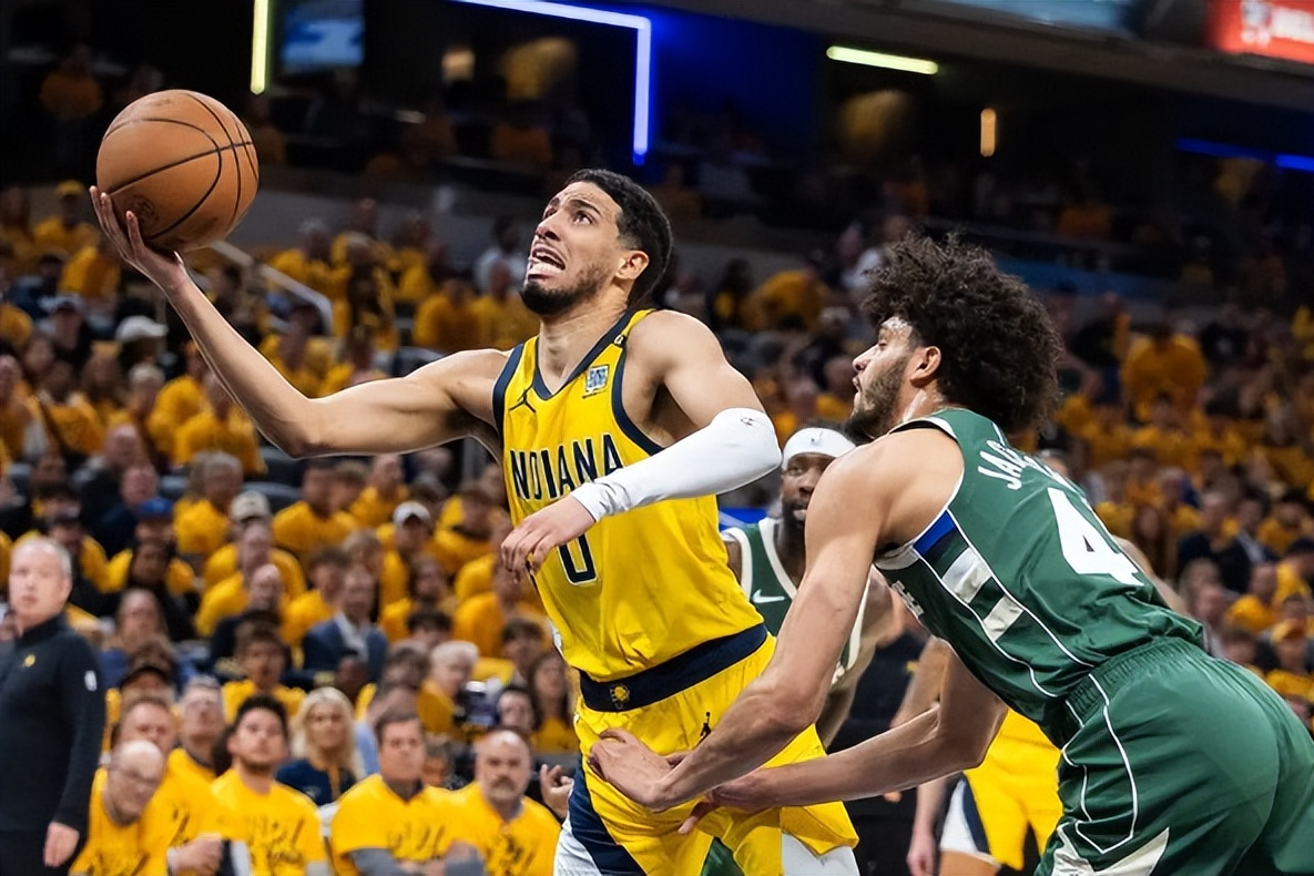 包含米兰体育：雄鹿队新赛季：米德尔顿能否找回手感，成为字母哥身边最可靠的帮手？的词条